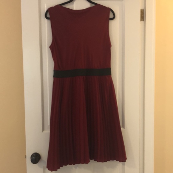 Cowl Neck Sleeveless Pleated Dress - Picture 5 of 5